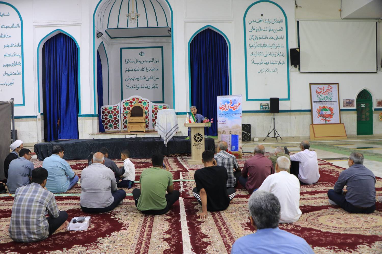 آئین رونمایی از کتابهای «گلدان خالی» و «کسی گریه ماهیها را نمیبیند» برگزار شد