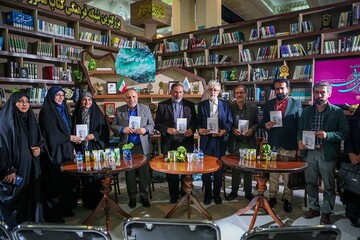 غرفه نهاد کتابخانه‌های عمومی کشور در نهمین روز سی و پنجمین دوره نمایشگاه بین‌المللی کتاب