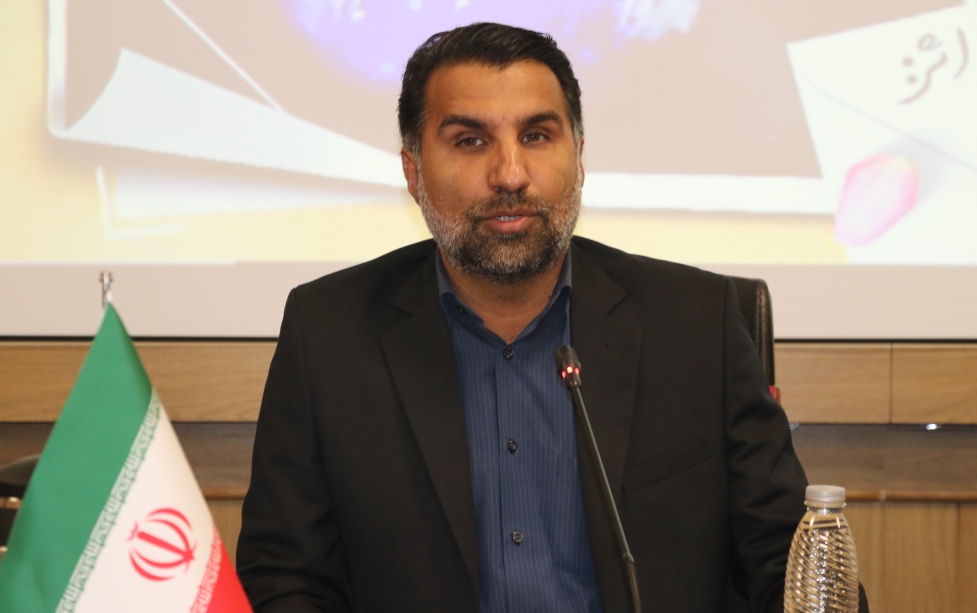 نگاه به حوزه دفاع مقدس میبایست با چشم سِر باشد نه چشم سر