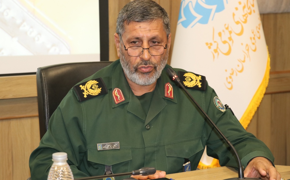 نگاه به حوزه دفاع مقدس میبایست با چشم سِر باشد نه چشم سر