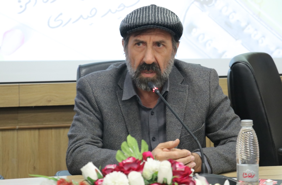 نگاه به حوزه دفاع مقدس میبایست با چشم سِر باشد نه چشم سر