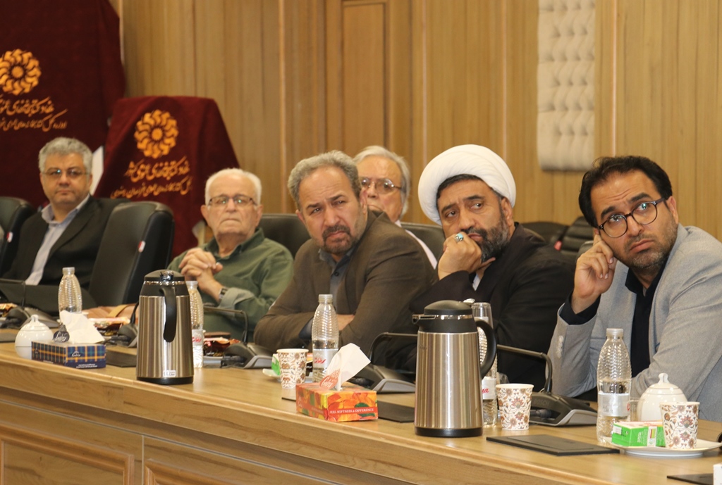 نگاه به حوزه دفاع مقدس میبایست با چشم سِر باشد نه چشم سر