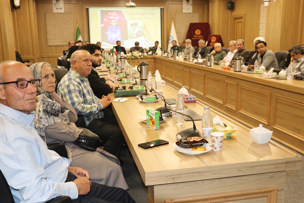 نگاه به حوزه دفاع مقدس میبایست با چشم سِر باشد نه چشم سر