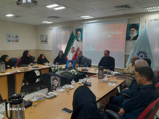 خدمت شبانهروزی شهید جمهور باید الگوی همه مسئولین باشد