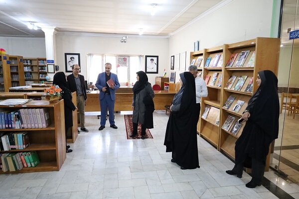 کتابخانههای عمومی پاتوق اهالی فرهنگ و ادب هستند