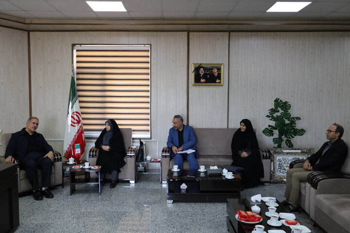 کتابخانههای عمومی پاتوق اهالی فرهنگ و ادب هستند