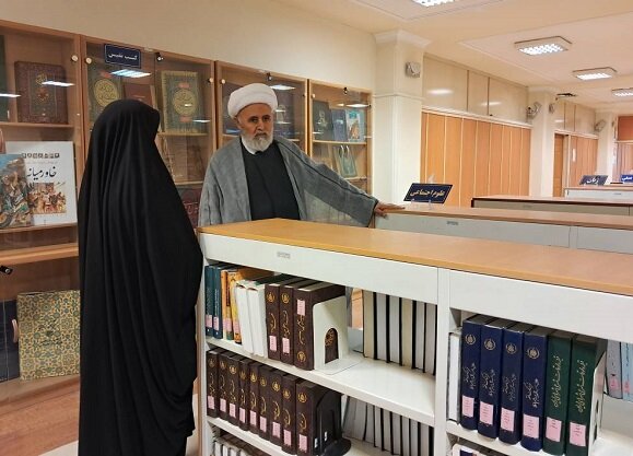 کار در کتابخانههای عمومی نوعی ایثار است