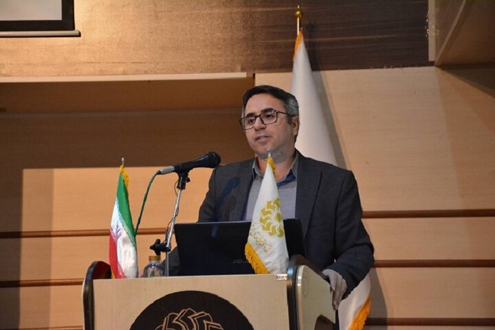 نشست تحلیل و بررسی کتاب «اینترنت با مغز ما چه می‌کند؟» برگزار شد