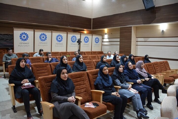 نشست تحلیل و بررسی کتاب «اینترنت با مغز ما چه میکند؟» برگزار شد