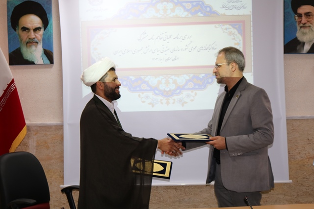 بررسی برنامههای عملیاتی تفاهمنامه مشترک نهاد کتابخانههای عمومی و سازمان عقیدتی سیاسی ارتش در سمنان