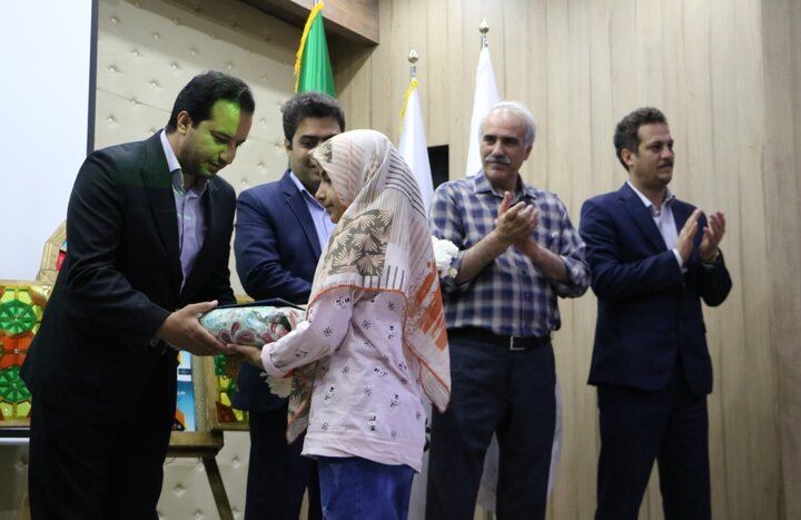 کتاب «چتری برای زندگی» اثر اعضای کودک و نوجوان محفل ادبی رونمایی شد