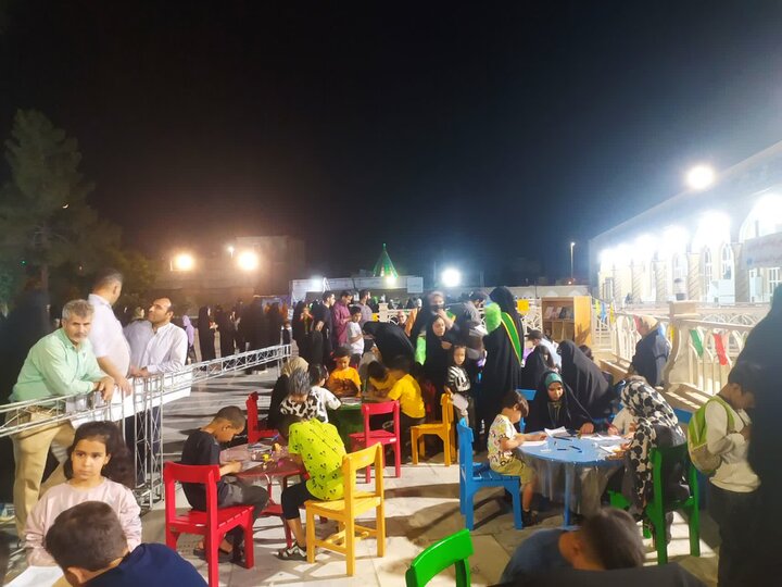 غرفه ادارهکل کتابخانه های عمومی استان در جشن «هلهله فرشتهها»