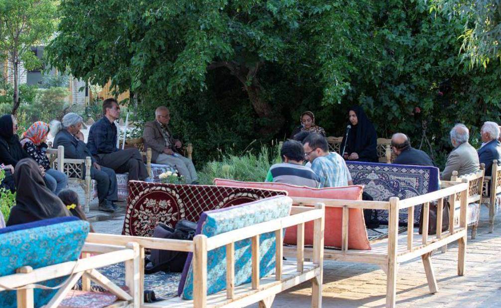 گرامیداشت سالروز ارتحال امام خمینی(ره) و قیام ۱۵ خرداد در کتابخانههای عمومی خراسان رضوی