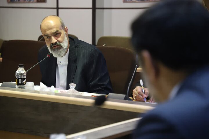 کتابخانه عمومی انسانساز و پرورشدهنده نسل آینده است