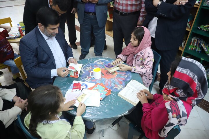 رفع مظلومیت کتابخانههای عمومی استان قم با رویکرد خدمت به مردم