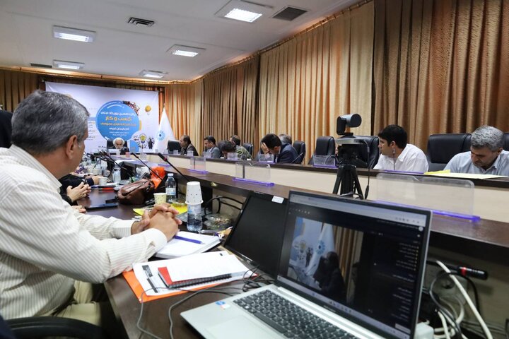 کتابخانههای عمومی، با تسهیلگری و ارائه خدمات کتابمحور، از مردم و کسبوکارهای خُرد حمایت میکنند