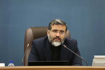 بزرگداشت شهدای خدمت پاسداشت گفتمان انقلاب اسلامی است