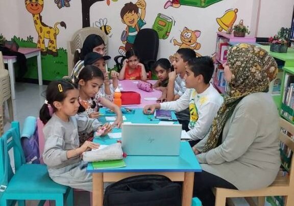 طرح کتابخوانی دوزبانه در کتابخانههای عمومی کرمان برگزار می شود