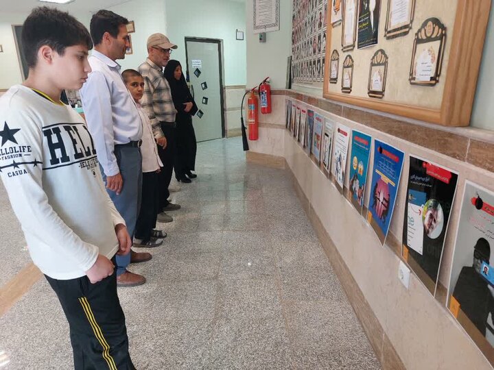 برگزاری نمایشگاه فضای مجازی در کتابخانه‌های عمومی علامه امینی(ره) و شهدای نوبهار