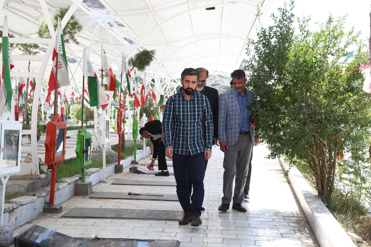 تلاش برای توسعه فضای کتابخانهای در دیار آب و آفتاب و آینه