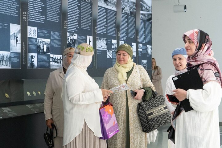 نمایشگاه آثار دوسالانه بینالمللی کارتون کتاب در کتابخانه ملی تاتارستان افتتاح شد