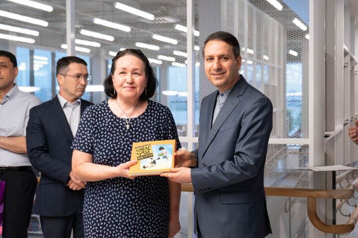 نمایشگاه آثار دوسالانه بینالمللی کارتون کتاب در کتابخانه ملی تاتارستان افتتاح شد