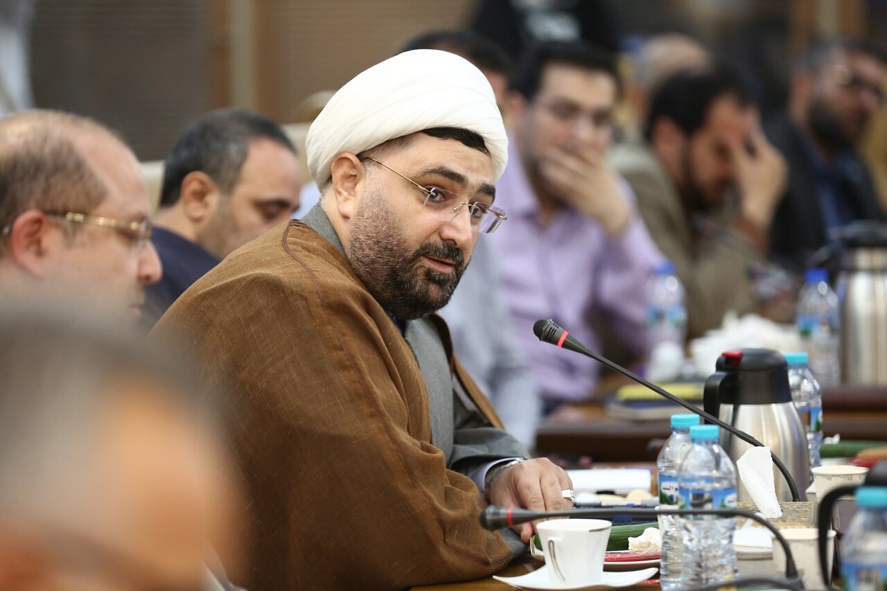 گرامیداشت شهید جمهور و افتخار به سرمایه عظیم مدیریت فرهنگی در کتابخانههای عمومی