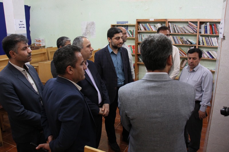 کتابخوانی باعث کاهش آسیبهای اجتماعی میشود