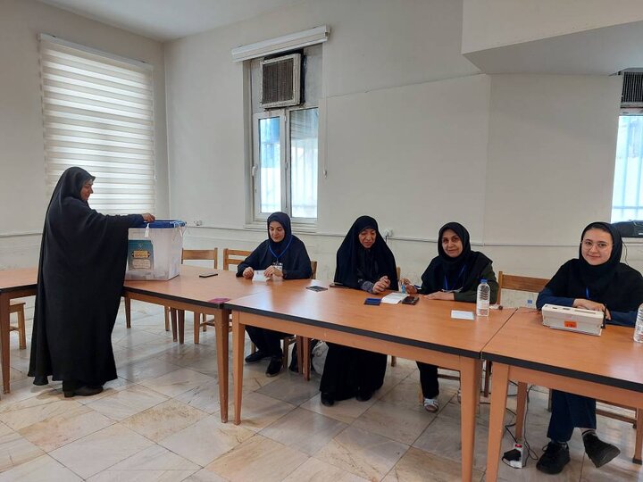 ۲۱ باب کتابخانه عمومی منتخب استان تهران در ۱۱ شهرستان شعبه اخذ رأی شد