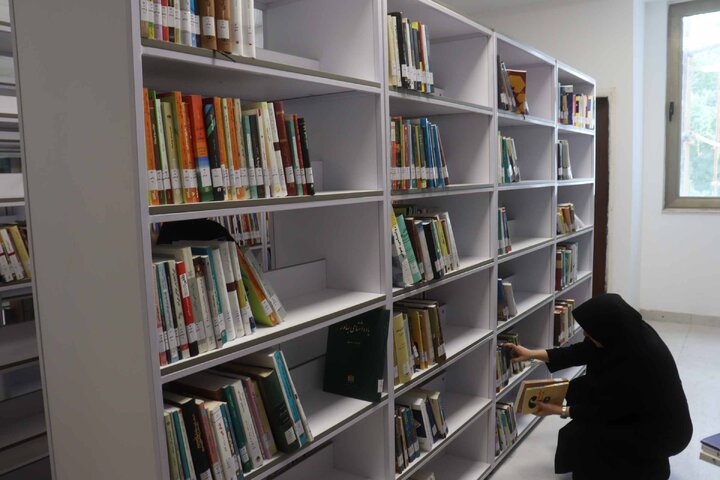 روند تکمیل، تجهیز و آمادهسازی منابع کتابخانه مرکزی رشت سرعت گرفت