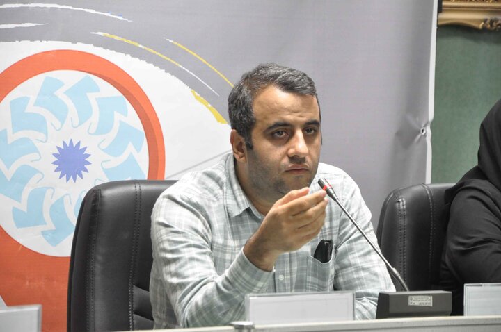 نهاد کتابخانههای عمومی کشور موضوع پژوهش و آموزش کارکنان، کتابداران و جامعه هدف خود را با جدیت دنبال میکند