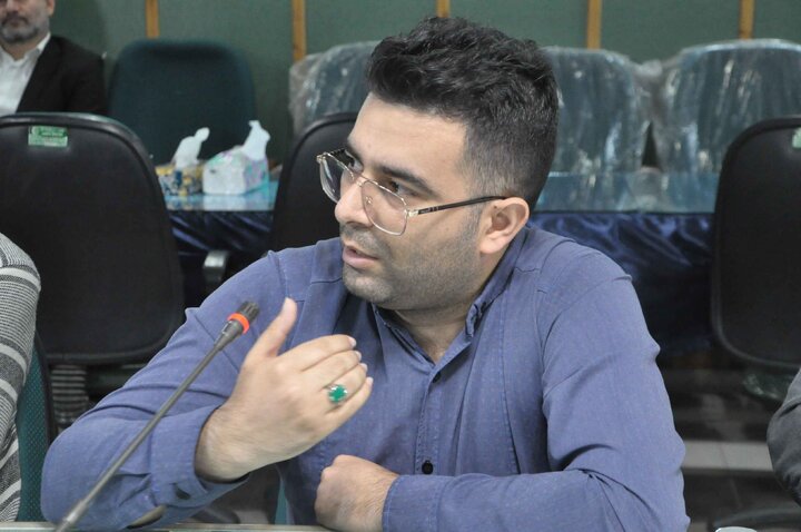 نهاد کتابخانههای عمومی کشور موضوع پژوهش و آموزش کارکنان، کتابداران و جامعه هدف خود را با جدیت دنبال میکند