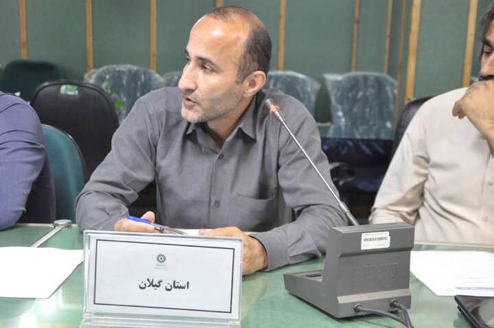 نهاد کتابخانههای عمومی کشور موضوع پژوهش و آموزش کارکنان، کتابداران و جامعه هدف خود را با جدیت دنبال میکند