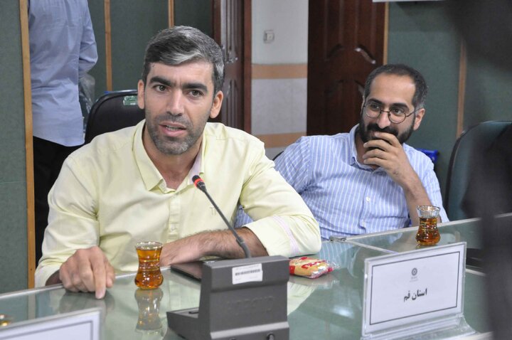 نهاد کتابخانههای عمومی کشور موضوع پژوهش و آموزش کارکنان، کتابداران و جامعه هدف خود را با جدیت دنبال میکند