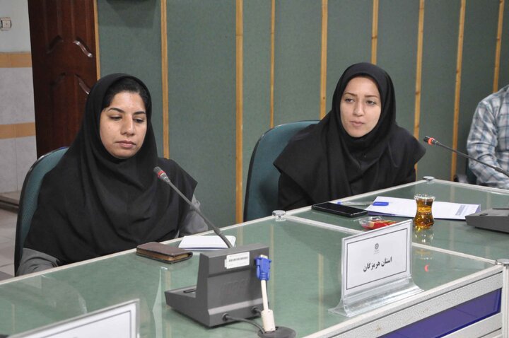 نهاد کتابخانههای عمومی کشور موضوع پژوهش و آموزش کارکنان، کتابداران و جامعه هدف خود را با جدیت دنبال میکند