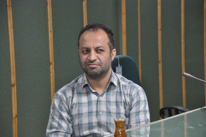 نهاد کتابخانههای عمومی کشور موضوع پژوهش و آموزش کارکنان، کتابداران و جامعه هدف خود را با جدیت دنبال میکند