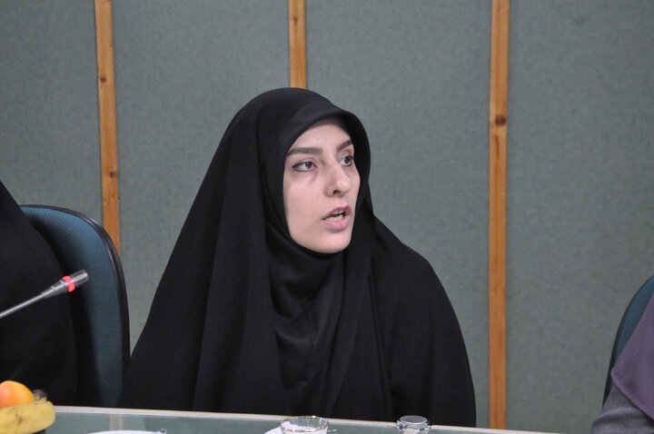 نهاد کتابخانههای عمومی کشور موضوع پژوهش و آموزش کارکنان، کتابداران و جامعه هدف خود را با جدیت دنبال میکند