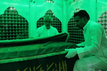 آیین غبارروبی آستان مقدس امامزاده یحیی بن زید(ع) میامی مشهد با حضور سرپرست اداره کل کتابخانه های عمومی خراسان رضوی