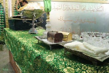 آیین غبارروبی آستان مقدس امامزاده یحیی بن زید(ع) میامی مشهد با حضور سرپرست اداره کل کتابخانه های عمومی خراسان رضوی