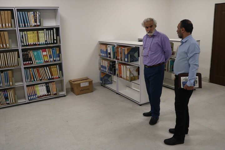 معاون برنامهریزی، پژوهش و فناوری اطلاعات نهاد از پروژه کتابخانه مرکزی رشت بازدید کرد