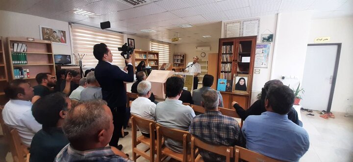 جلد دوم کتاب «پیراهن سفید» در کتابخانه عمومی دکتر سولماز فهمی بیلهسوار رونمایی شد