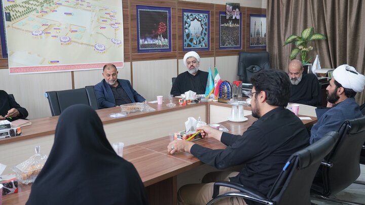 نشست معاون فرهنگی مسجد مقدس جمکران با دبیر قرارگاه خاتم الاوصیاء قم و مدیرکل کتابخانه‌های عمومی استان