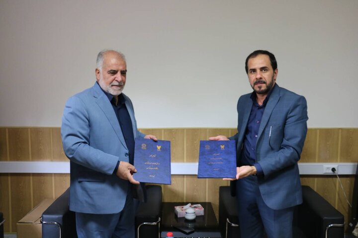 انعقاد تفاهمنامه همکاری دانشگاه آزاد اسلامی و ادارهکل کتابخانههای عمومی استان کرمان