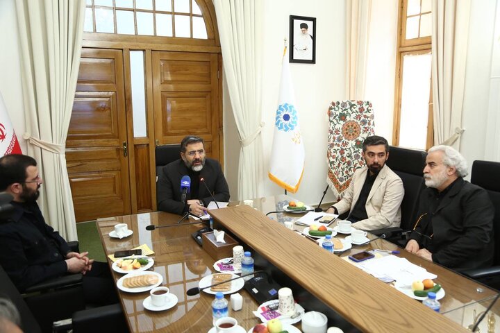 دولت موظف به فراهمسازی زمینههای تغییر نظام فرهنگی متناسب با اولویتها، نظام ارزشی و هنجاری است