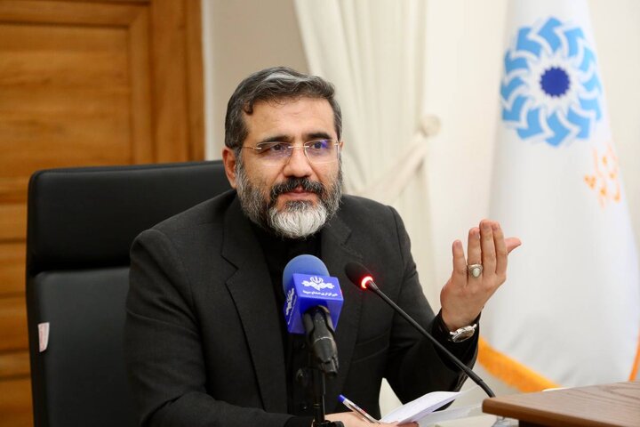 دولت موظف به فراهمسازی زمینههای تغییر نظام فرهنگی متناسب با اولویتها، نظام ارزشی و هنجاری است