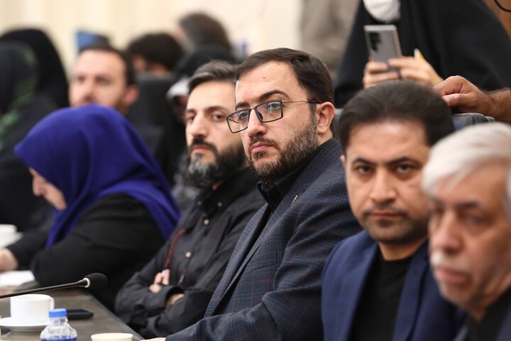 دولت موظف به فراهمسازی زمینههای تغییر نظام فرهنگی متناسب با اولویتها، نظام ارزشی و هنجاری است