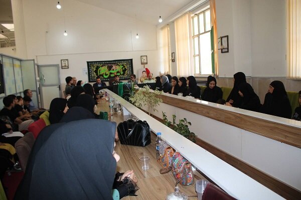 خردسالترین شهید کشور مسیرها را برای نوشتن داستان زندگیاش نشان میداد