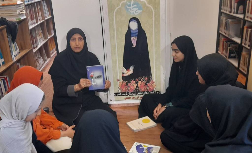 برنامههای فرهنگی ویژه کودکان و نوجوانان در کتابخانههای عمومی خراسان رضوی برگزار شد