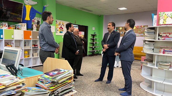 امروز کتابخانههای عمومی به پایگاه فرهنگی-اجتماعی تبدیل شدهاند