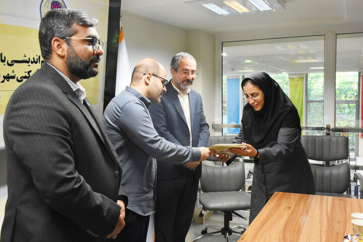 توسعه کتابخانههای عمومی و ایجاد فضای فرهیختگی اولویت شهرداری است